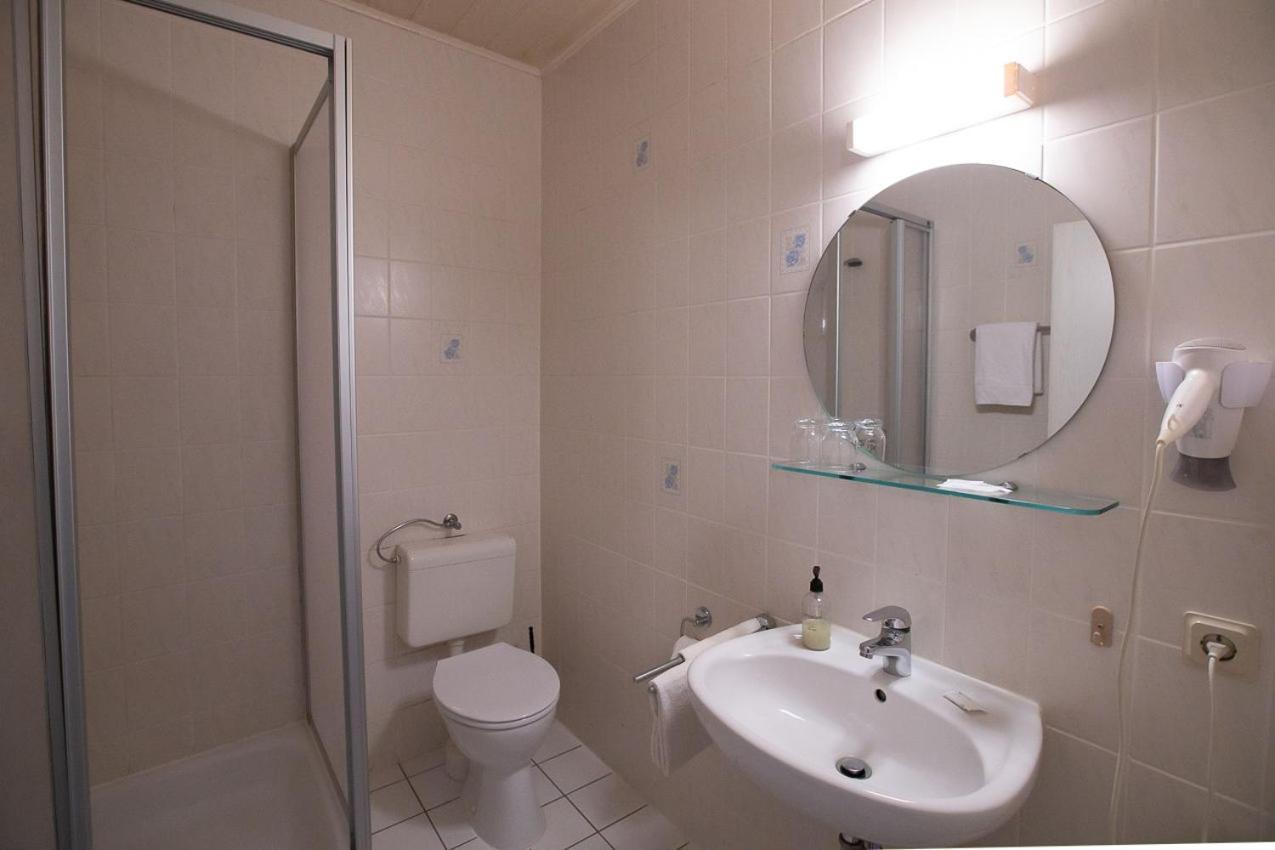 Hotel Dolgesheim Екстериор снимка
