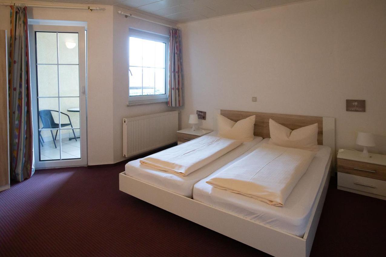 Hotel Dolgesheim Екстериор снимка