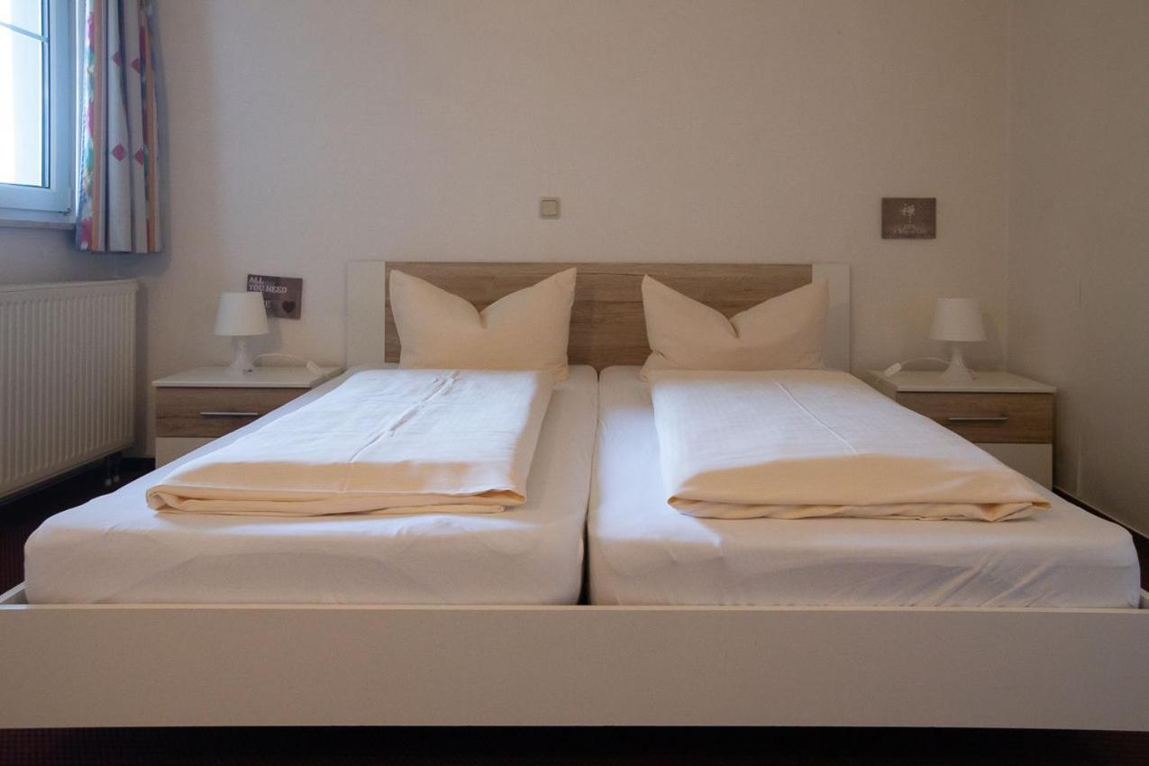 Hotel Dolgesheim Екстериор снимка
