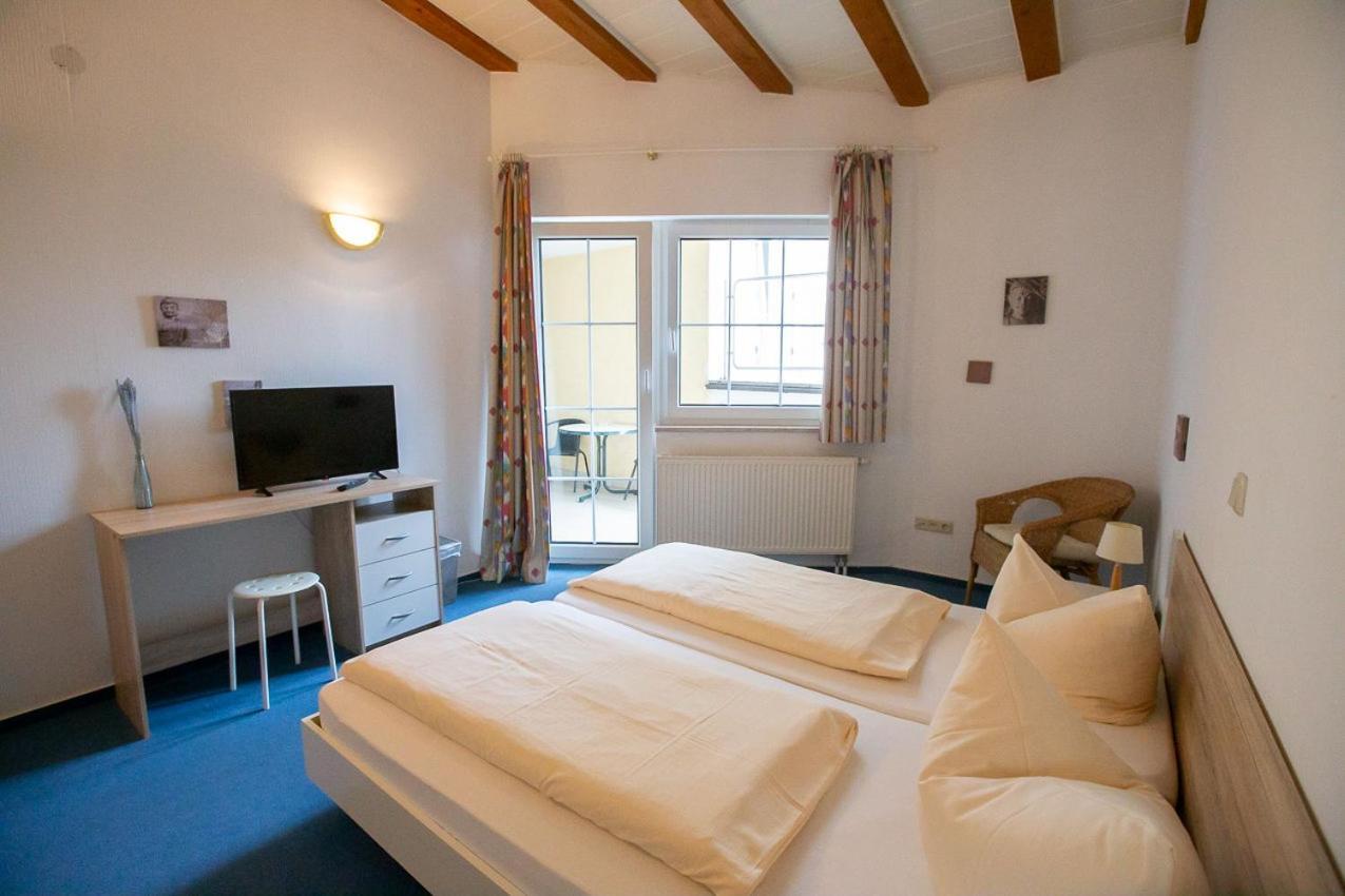 Hotel Dolgesheim Екстериор снимка